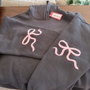 Edikted Gray Sweatshirt with Pink Accents